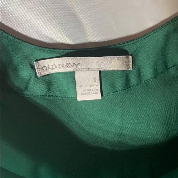 Old Navy green satin blouse - Picture 4 of 4